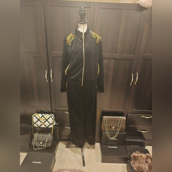 BurryCo Velour Tracksuit Zip Jacket and Joggers Black & Gold Size 8 Retails$475 - Picture 4 of 7